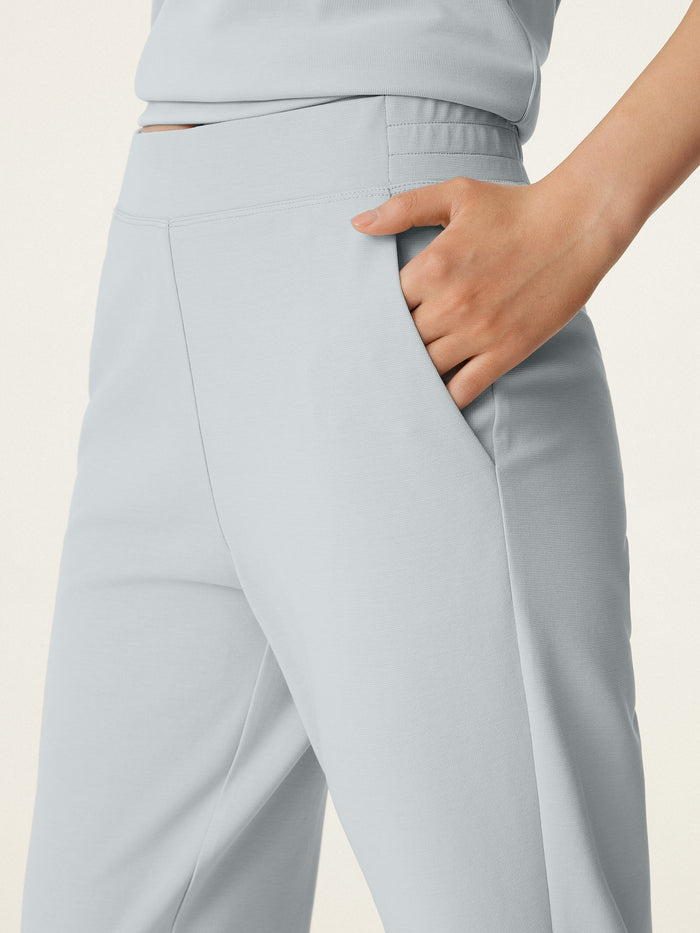 Mid Rise Pull-on Tapered Pant with Pockets